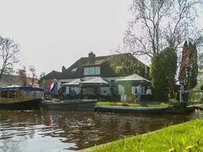 Fanfare en Witte hoeve